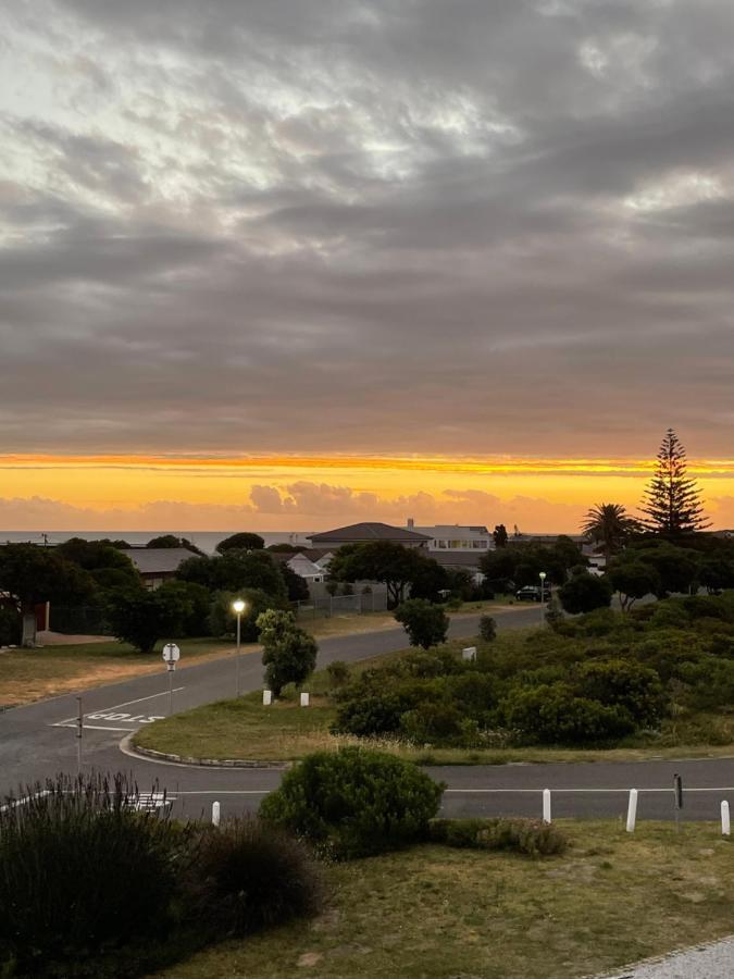 2 On Third Avenue Lejlighed Hermanus Eksteriør billede